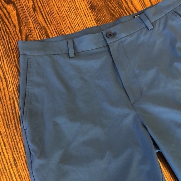 Vineyard Vines Blue Shorts - Picture 2 of 9